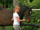 Rhea bei der Handarbeit Sommer 2006